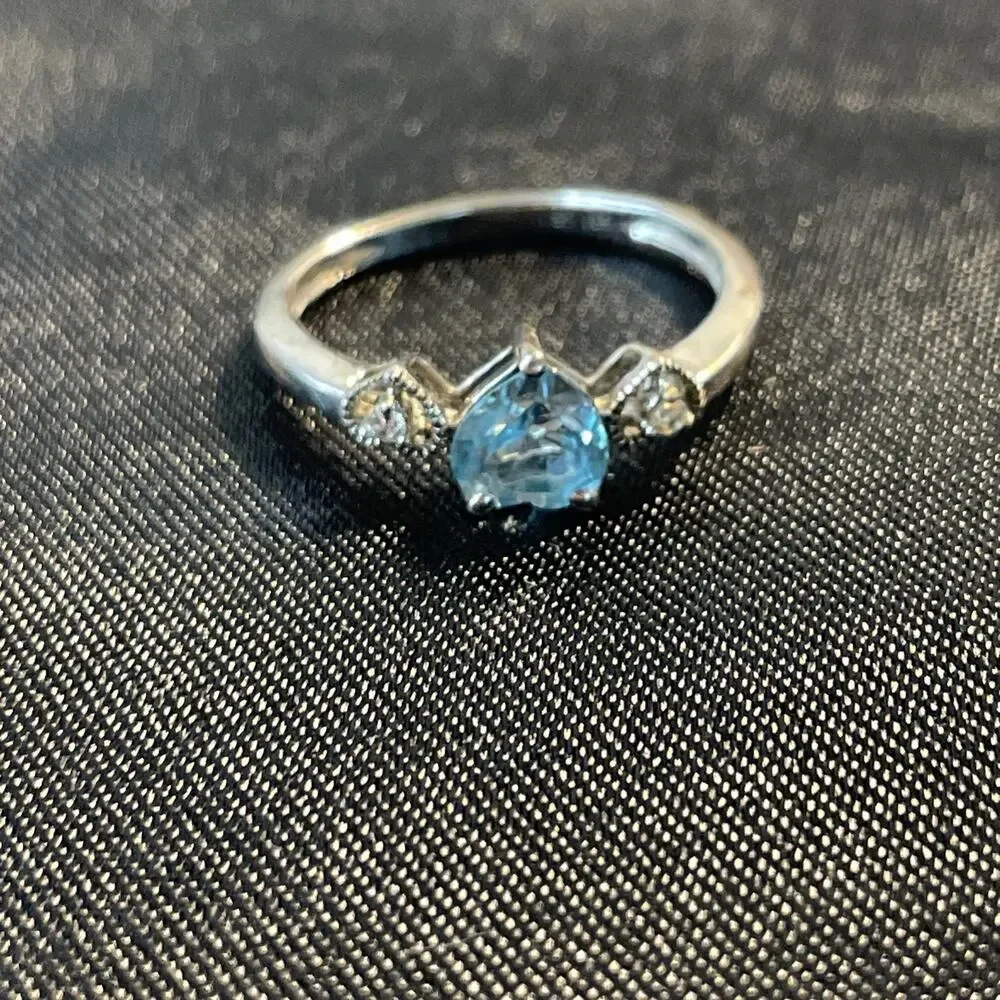 Romantic Light Blue Heart Cubic Zirconia Solitaire Accent Ring Sz 7 Silver 925CZ